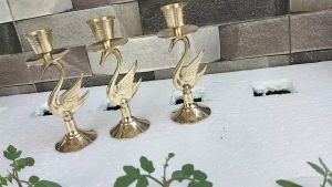 Tempat Lilin Kuningan Motif Angsa 1 pcs Tatakan Lilin Aromatherapi Aesthetic