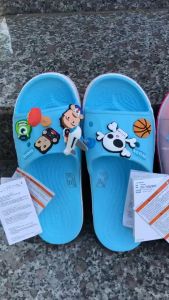 Dép Lê Cross Màu Đen Logo Dập Nổi Tặng 12 Sticker Cross Dép Quai Ngang Đế Bằng Đi Mưa Đi Ngoài Hàng Ngày