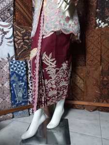 Rok Wiru Instan Batik Merah Motif Tumpal Bangau Bawahan Kebaya Bidesmaid Wisuda Lamaran Tunangan Kondangan Pernikahan