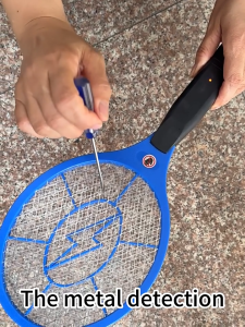 ไม้ช็อตยุงไฟฟ้า ไม้ช็อตยุง รุ่น ตั้งเป็นโหมดดักยุงได้ 2in1 สายชาร์จและแท่นวาง (Mosquito shock stick)