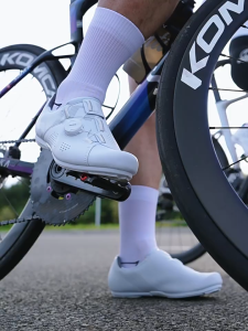 Santic Cycling Shoes Men Women Non-Locking Flat Casual Breathable Outdoor Sports MTB Road Bike Sneakers