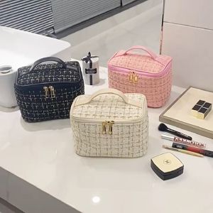 Plaid Pattern Square Makeup Bag Zipper Cosmetic Bag Cosmetic Organizer Versatile Travel Toiletry Bag