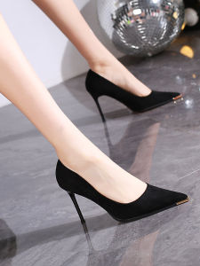 ทันสมัย รองเท้าส้นสูงกํามะหยี่ ผู้หญิง ฤดูใบไม้ผลิ 2023 รองเท้าส้นเตี้ยส้นแหลม สไตล์เกาหลี รองเท้าปาร์ตี้องค์ประกอบโลหะ