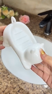 Tempat Sabun Plastik Penyimpanan Sabun Batang Dengan Tirisan Air Berkarakter Kucing Lucu