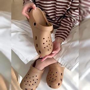 LH.Friday รองเท้าแตะสวมน้อนหมี สีพื้นเรียบง่าย แต่ดีเทลลายน่ารัก ใส่นิ่มนุ่ม เท่ๆคูลๆ มีให้เลือก 2 สีจ้าา