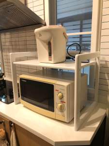 ชั้นวางคร่อมไมโครเวฟ กว้าง 60 cm สีขาว