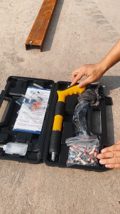 DEWALT Nail gun Original  Heavy Duty Manual Steel Nails Gun For Concrete Rivet Tool Steel Rivet Gun Nail Punch