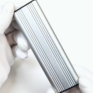 M. 2 Solid State Mobile Hard Disk Box USB 3.2 Metal Heat Dissipation ภายนอก Type-C อินเตอร์เฟส SATA/NVME โปรโตคอลคู่