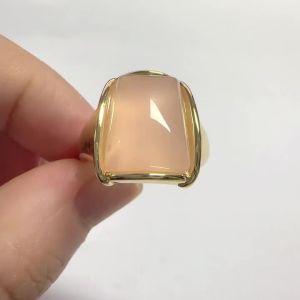 Huitan Dainty Elegant Women Ring Pink Imitation Moonstone Noble Wedding Party Accessories Holiday Trendy Gold Color Jewelry Gift