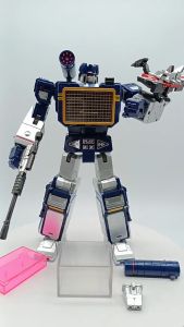 THF Transformable Robot - THF-01J Sonic WaveToys for boys (KO Masterpiece MP-13 SoundWave)