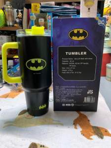 แก้วสแตนเลสเก็บความเย็นมีหูจับ 40oz ลาย BATMAN ลิขสิทธิ์แท้