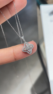 Montagne Jewelry 18K White Gold necklace for women Four Leaf Clover Design Fine Jewellery Natural 0.4 Carat Diamond Pendant Neckalce