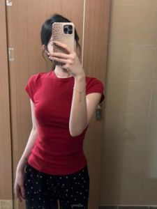 Red Slim Fit Short Sleeve T-Shirt Women Summer New Style Base Layer Design Sensation Korean Version Small Fly Sleeve Top