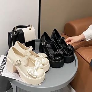 one sunnyes รองเท้าหนังผู้หญิงสไตล์อังกฤษ 2023 ใหม่ส้นสูงกุทัณฑ์ผู้หญิงน่ารัก JK รองเท้าส้นสูงแมรี่เจนรองเท้าแฟชั่นผู้หญิงส้นหนาสไตล์น่ารักรองเท้าส้นสูง