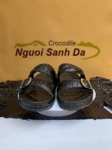 Dép hai quai da cá sấu dép da cá sấu xịn Người Sành Da [ TẶNG KÈM MÓC KHÓA CHÂN [TẶNG KÈM MÓC KHÓA CHÂN CÁ SẤU THẬT]