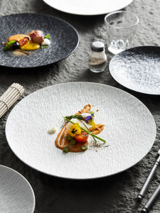 จานเซรามิกขนาดใหญ่สำหรับทานอาหารกลางวันสไตล์ตะวันตก จานเนื้อสัตว์ จานทรงกลม จานแบบแบน จานแบบเรียบง่าย จานแบบใหม่