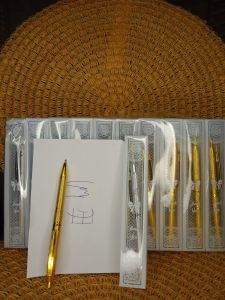 VANIA SOUVENIR..SOUVENIR PERNIKAHAN PULPEN EMAS PERAK KEMASAN MIKA ISI 50 PCS BOLEH MINTA KARTU UCAPAN TERIMA KASIH BAGUS DAN CANTIK