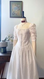 Đầm dáng xuông vintage midi trễ vai The Country Nana Vintage Dress vải cotton thêu hoa đục lỗ