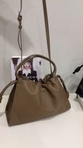 กระเป๋าถือทรงสาย Vivi สำหรับการปรับเป็นสายสะพายไหล่ 1 เส้นส่วนมาพร้อม