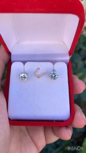 ต่างหูประดับเพชรรัสเซียแท้(CZ)เงินแท้ 92.5% เคลือบทองคำขาว ขนาด 6.5 mm.สินค้าส่งในกล่องเครื่องประดับ พร้อมใบรับประกัน