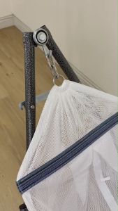 เปลมินิมอล เปลเด็ก เปลมุ้ง ไซส์ M และมอเตอร์ไกวอัตโนมัติ VINANOI A100 ปลอดภัย แข็งแรง ใช้งานง่าย เบาแรงคุณแม่ เปลกว้าง ไกวลื่น นอนสบาย ไม่อึดอัด ผ้าตาข่ายเกรดA ไม่ระคายผิวลูกน้อย ไม่ยืดไม่ย้วย รับน้ำหนัก 30กก.