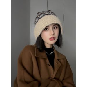 หมวกไหมพรมผสมขนสัตว์สุดน่ารักสำหรับผู้หญิงในฤดูใบไม้ร่วงและฤดูหนาว สไตล์ญี่ปุ่นสำหรับกลางแจ้งที่อบอุ่นและสวมใส่ได้หลากหลาย