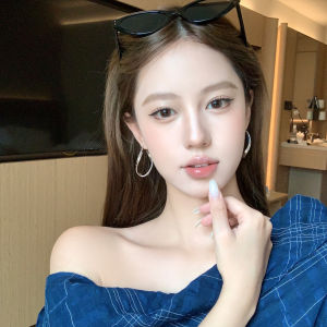 Peach Tea Gold Drop Earrings Womens Small Face Moebius Ring Ear Cuff Fashionable Korean Style Alloy Ear Studs Fresh out