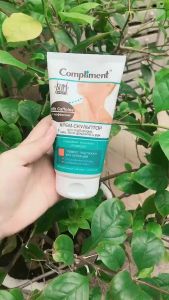 Kem nâng cơ giảm mỡ cằm cổ Compliment với Caffeine 150ml