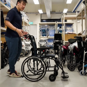 ViN-Curvi-S3 Foldable Self-Propelled Wheelchair Ergonomic Seat Design with Washable Cushion