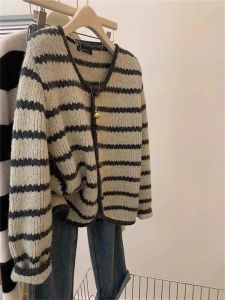 เสื้อคลุมถักลายเรโทร เสื้อสเวตเตอร์ ผู้หญิง ฤดูใบไม้ร่วง ฤดูหนาว หลวม คอวี กระดุมขึ้น พรางหุ่น คาร์ดิเกน สไตล์เกาหลี แขนยาว