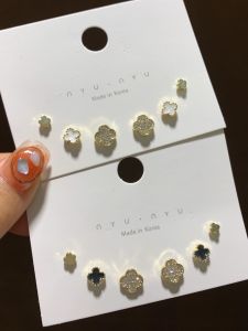 S925 ต่างหูเข็มเงินสี่ใบชุดสาม ผู้หญิง ทันสมัย เครื่องประดับหูส่วนบุคคล หลากหลาย สไตล์เกาหลี