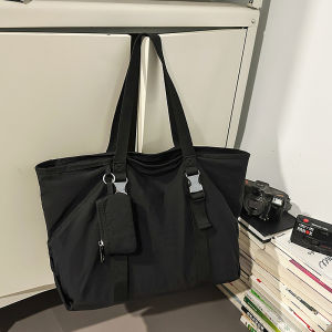 กระเป๋าถือผ้าไนลอนอเนกประสงค์สำหรับผู้หญิง 2025 กระเป๋าสะพายข้างแบบลำลอง กระเป๋าสะพายข้างใต้วงแขน กระเป๋าถือสำหรับเดินทาง