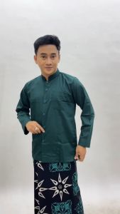 Baju Koko Lengan Panjang Modern Dengan Tiga Saku