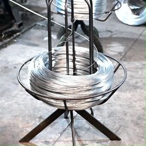 ลวดหนาม ลวดหนามชุบกัลวาไนซ์ ทนสนิม ยาว 60เมตร 100เมตร ลวดหนามราคาส่ง ลวดหนามล้อมรั้ว (ทนสนิม/ไม่ทนสนิม) 5kg./10kg. ลวดเบอร์ #14