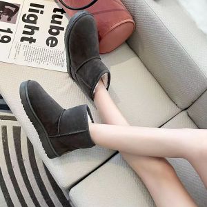 Giày Bốt Martin Ấm Áp Mùa Đông 2024 Đế Cao Su PU Lót Lông Cừu Ngắn Đế Bằng Mũi Tròn Cho Nữ