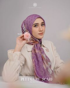 PETTALURE scarf by Nadheera luxury hijab kerudung Squer motif voal bellvina segi empat terbaru
