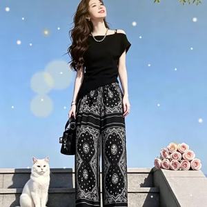 SUYE | Bộ Đồ Mùa Hè Phong Cách Trẻ Elegance Áo Thun Không Quy tắc Quần Ống Rộng