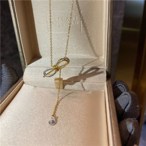 18K Rose Gold Butterfly Lockbone Chain Necklace Silver Diamond Embedded Birthday Gift for Women Titanium Steel Butterfly Pendant Necklace