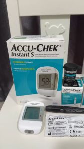 Accu-chek Instant S Starter Kit MMOL/L Blood Glucose Meter Machine accuchek accucheck check InstantS 罗氏逸智血糖機测量仪 ROCHE DIAGNOSTICS