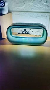 Đồng hồ báo thức màn hình LCD có đèn nền