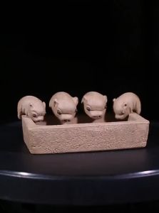 Pet Trà 4 Chú Heo Mang Ý Nghĩa No Đủ May Mắn