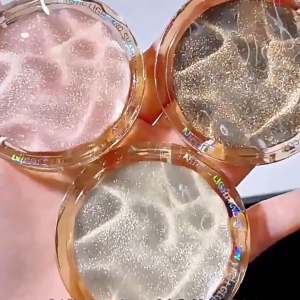 Hot !!! อายแชโดว์แต่งตา  เพิ่มความเปล่งประกายให้กับเปลือกตา กลิตเตอร์แน่น ระยิบระยับแวววาวถึงใจ สีสวยชัด ติดทนยาวนาน ปาดเดียวจบ พร้อมส่ง