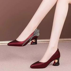 Giày Cao Gót Nữ Đính Đá Mũi Nhọn Kiểu Pháp Thanh Lịch Thiết Kế Thấp Đa Năng Dự Tiệc Gót Vuông Chất Liệu PU