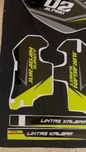 Decal KLX 150 SM 2025 terbaru stiker decal new klx sm 150 MOTIF ABSTRACT HITAM LIST MERAH D-A8-064 D-A8-054 D-A8-048 d-a8-054