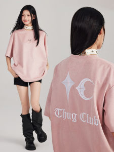 เสื้อยืดคอกลมแขนสั้นผ้ากำมะหยี่สไตล์ย้อนยุคฤดูร้อน NELY สำหรับผู้ชาย ทรงหลวม ปักลายโลหะ แฟชั่นเสื้อผ้าลำลอง