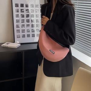 Túi Đeo Chéo Dáng bao tử Nhỏ Thời Trang Nhật Hàn Xinh Xắn Cho Nữ 11013