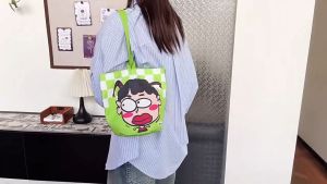 QNQN ผู้หญิงตลกสร้างสรรค์ Tote กระเป๋า น่ารักการ์ตูนตลกสาวถือถุงผ้าใบ แฟชั่นความจุขนาดใหญ่ลำลองกระบอกอาหารกลางวันสิริช้อปปิ้งแบบพกพากระเป๋าถือ