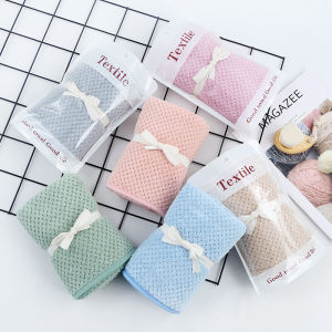 Cute and Comfortable Pineapple Plaid Towel Thick Coral Fleece Absorbent Towel 35*75 Individually Wrapped Gift Feedback