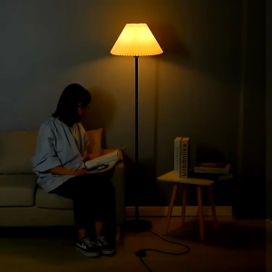 Lampu Lantai Yang Indah Lampu Meja Pelindung Mata Lampu Lantai Tiga Warna Dekorasi Hias Kamar Tidur Ruang Tamu Lampu Belajar