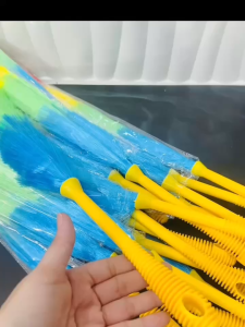 Sku221 - Chổi lông quét bụi cầu vồng sợi nilon dài 60cm